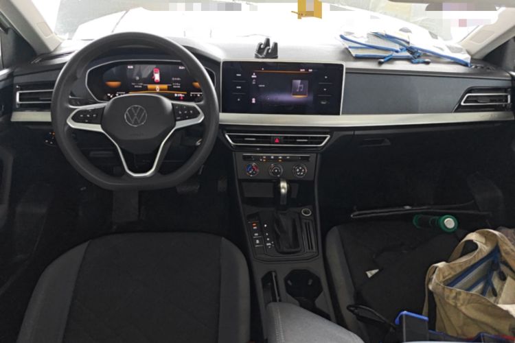 Used Volkswagen Lavida 2023 1.5L Automatic De Yi Edition Center Console