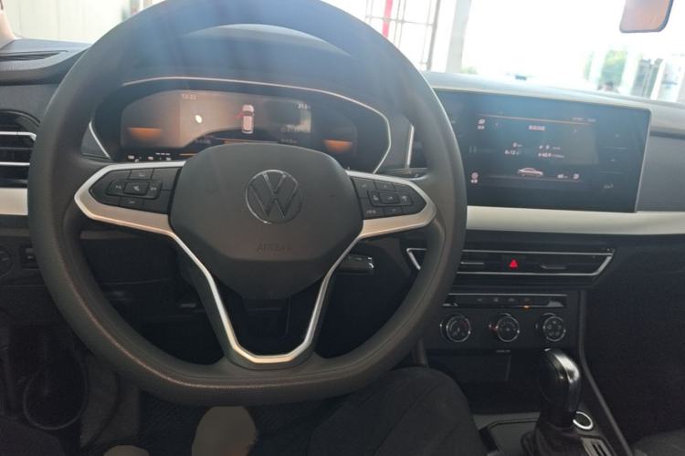 Used Volkswagen Lavida 2023 Revised 1.5L Automatic DeYi Edition Center Console