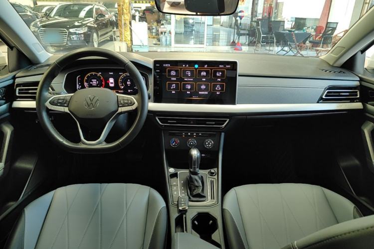 Used Volkswagen Lavida 2023 1.5L Automatic 5 Million Edition Center Console