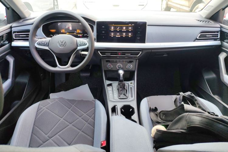 Used Volkswagen Lavida 2023 1.5L Automatic De Yi Edition Center Console