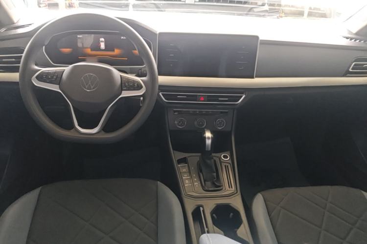 Used Volkswagen Lavida 2023 1.5L Automatic De Yi Edition Center Console
