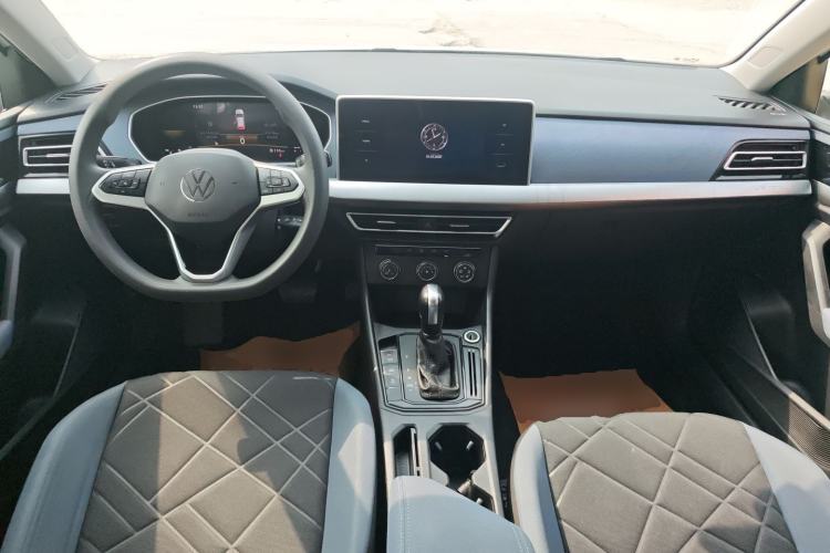 Used Volkswagen Lavida 2023 1.5L Automatic De Yi Edition Center Console