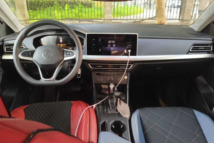 Used Volkswagen Lavida 2023 1.5L Automatic De Yi Edition Center Console