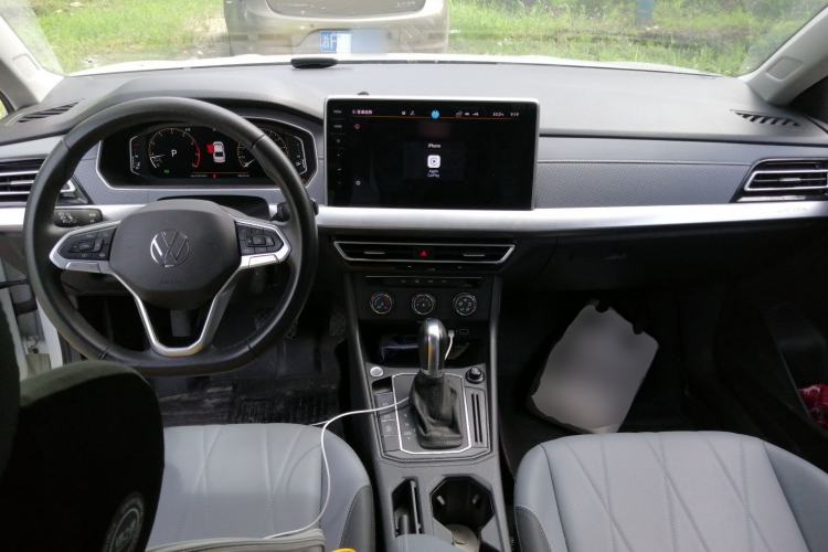 Used Volkswagen Lavida 2023 1.5L Automatic 5 Million Edition Center Console