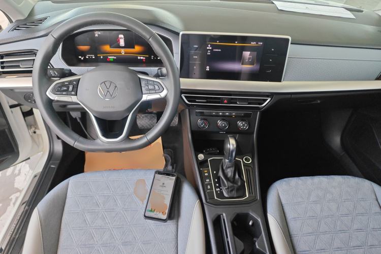 Used Volkswagen Lavida 2023 1.5L Automatic Full-Comfort Edition Center Console