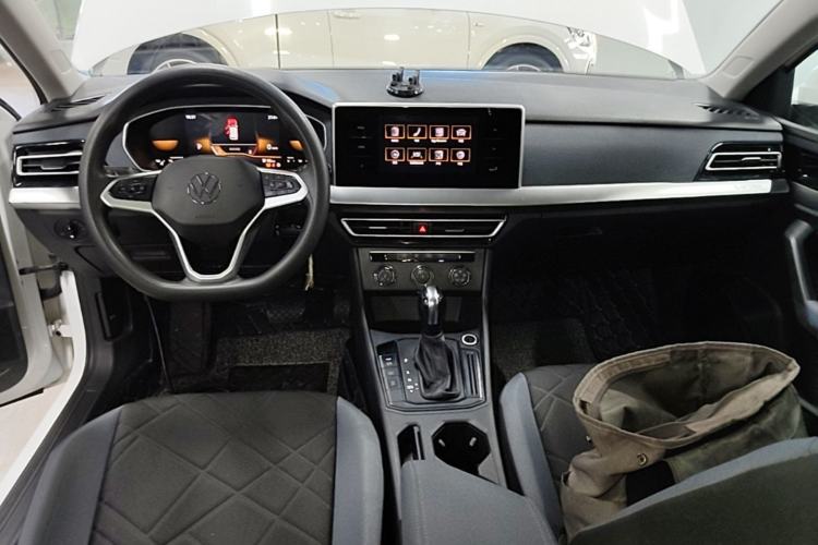 Used Volkswagen Lavida 2023 1.5L Automatic De Yi Edition Center Console