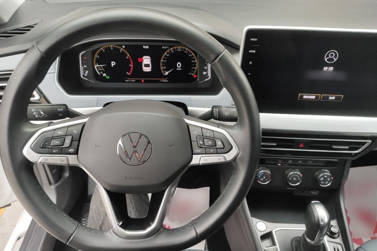 Used Volkswagen Lavida 2023 1.5L Automatic 5 Million Edition Center Console