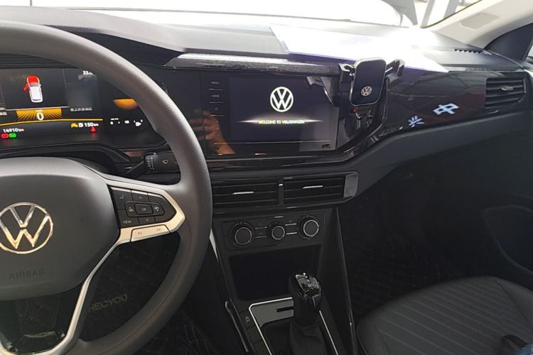 Used Volkswagen Lavida 2023 New Rui 1.5L Automatic New Yi Edition Center Console