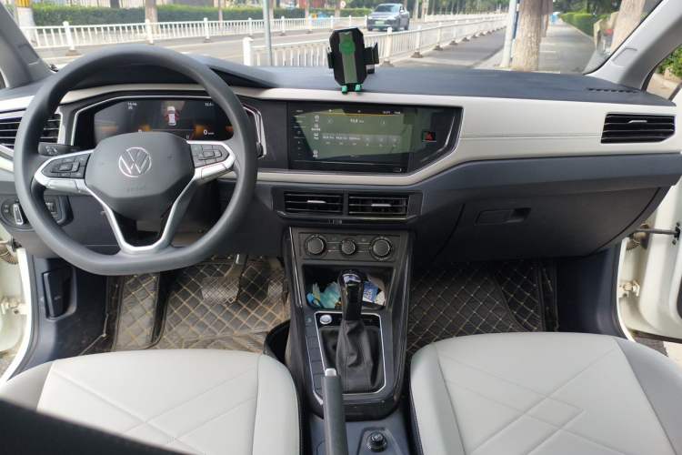 Used Volkswagen Lavida 2023 New Sharp 1.5L Automatic Outstanding New Vision Edition Center Console