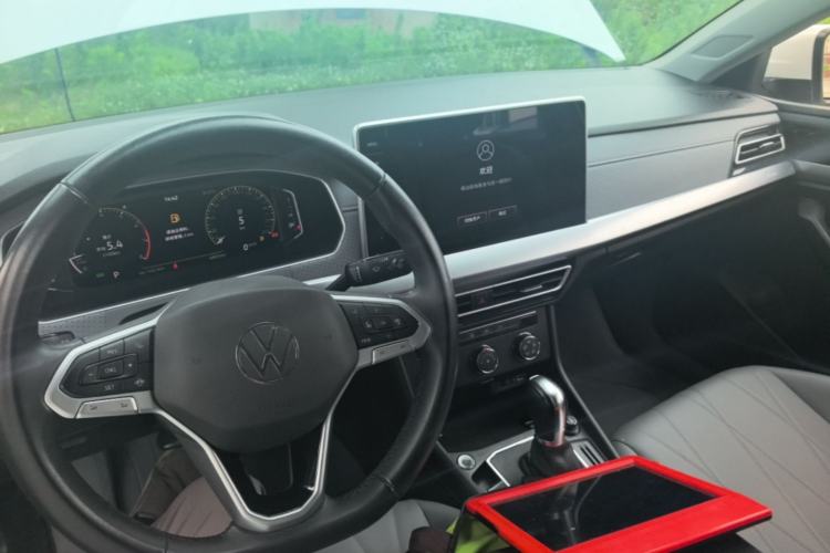 Used Volkswagen Lavida 2023 1.5L Automatic 5 Million Edition Center Console
