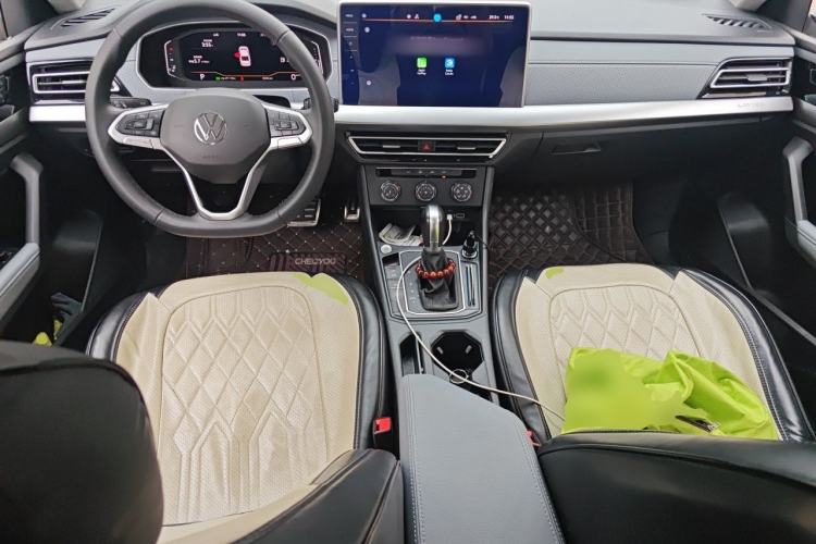 Used Volkswagen Lavida 2023 Revised Version 1.5L Automatic 5 Millionth Edition Center Console
