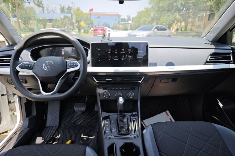 Used Volkswagen Lavida 2023 1.5L Automatic De Yi Edition Center Console