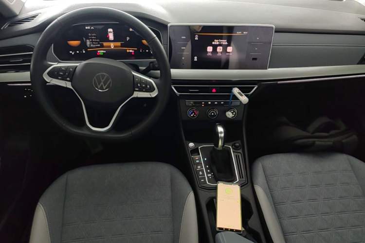 Used Volkswagen Lavida 2023 280TSI DSG Full-Comfort Edition Center Console
