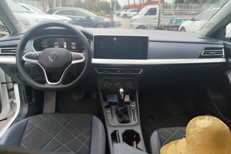 Used Volkswagen Lavida 2023 1.5L Automatic De Yi Edition Center Console