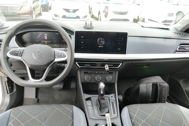 Used Volkswagen Lavida 2023 1.5L Automatic De Yi Edition Center Console