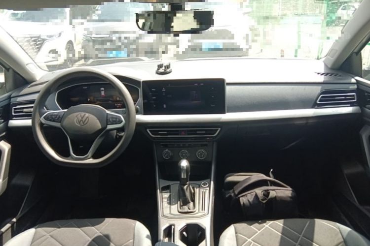 Used Volkswagen Lavida 2023 1.5L Automatic De Yi Edition Center Console