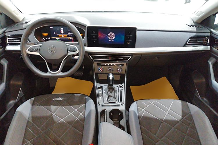 Used Volkswagen Lavida 2023 Revised 1.5L Automatic DeYi Edition Center Console
