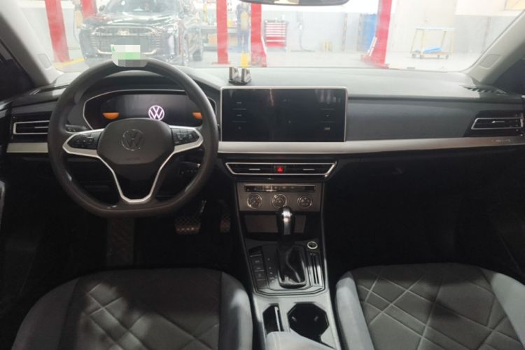 Used Volkswagen Lavida 2023 1.5L Automatic De Yi Edition Center Console
