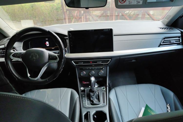 Used Volkswagen Lavida 2023 Revised Version 1.5L Automatic 5 Millionth Edition Center Console