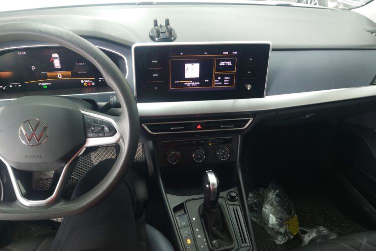 Used Volkswagen Lavida 2023 1.5L Automatic De Yi Edition Center Console