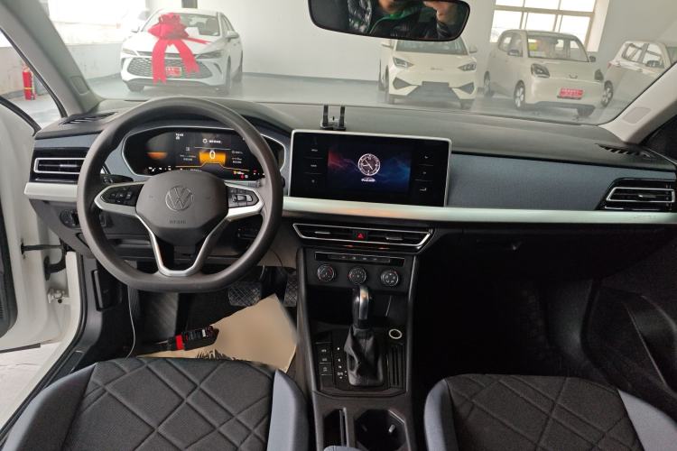 Used Volkswagen Lavida 2023 1.5L Automatic De Yi Edition Center Console