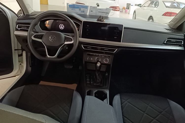 Used Volkswagen Lavida 2023 1.5L Automatic De Yi Edition Center Console