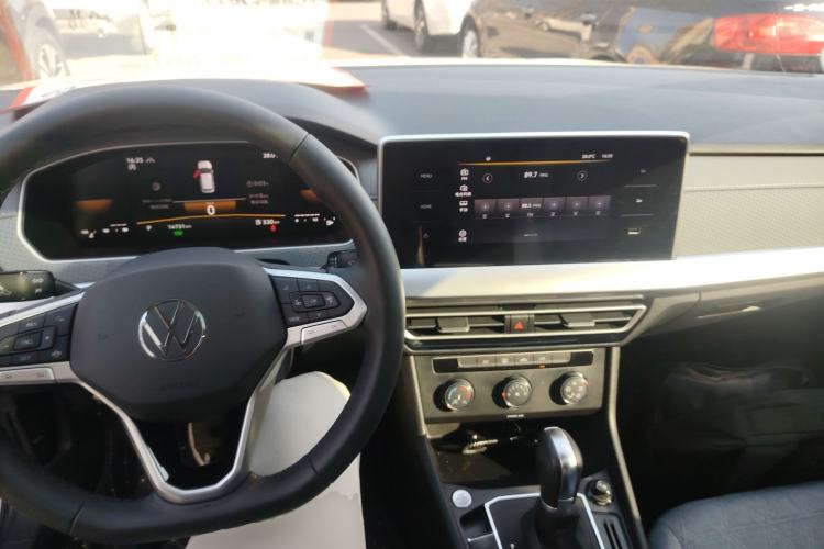 Used Volkswagen Lavida 2023 280TSI DSG Full-Comfort Edition Center Console
