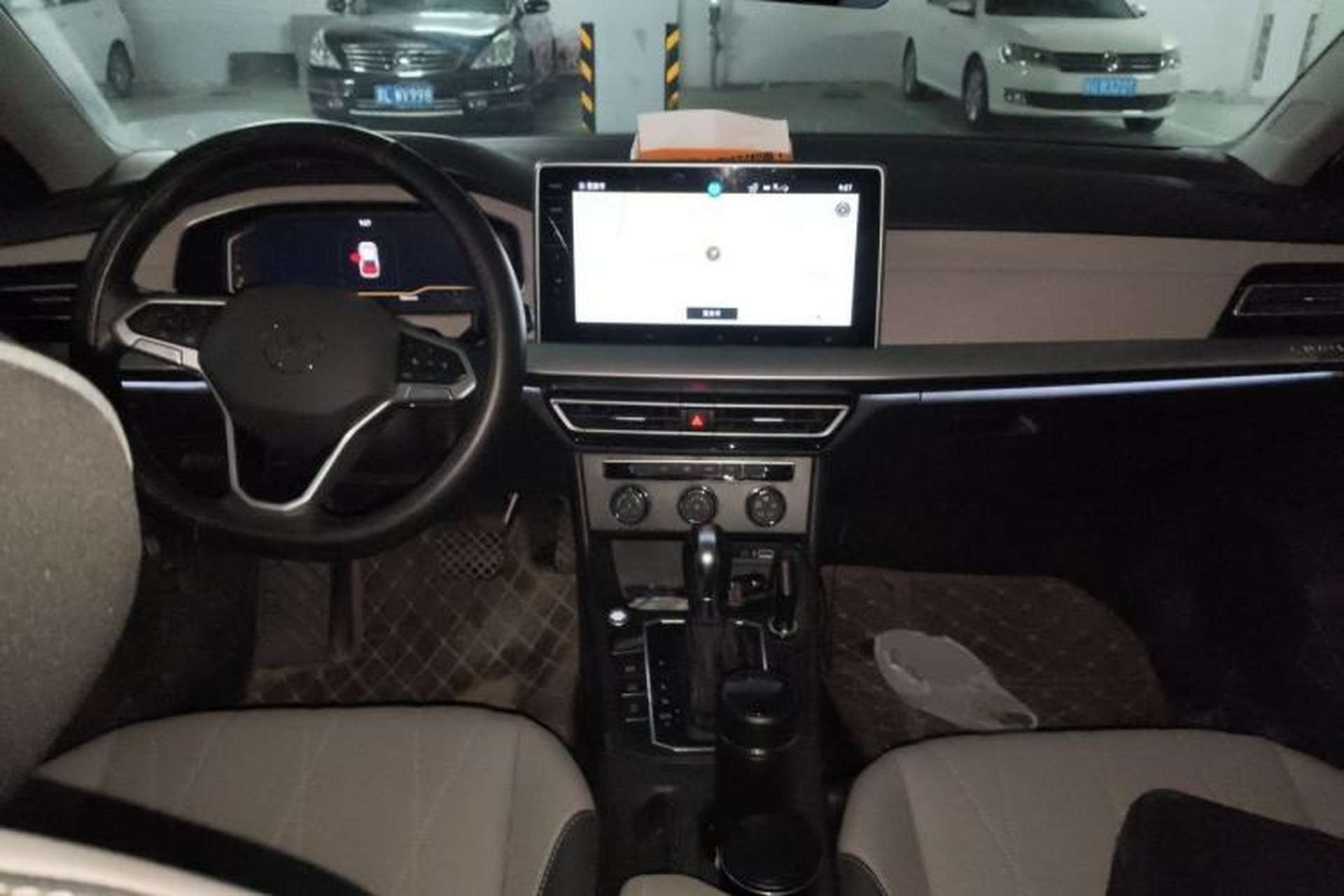 Used Volkswagen Lavida 2023 1.5L Automatic Starry Sky 5 Million Edition Center Console