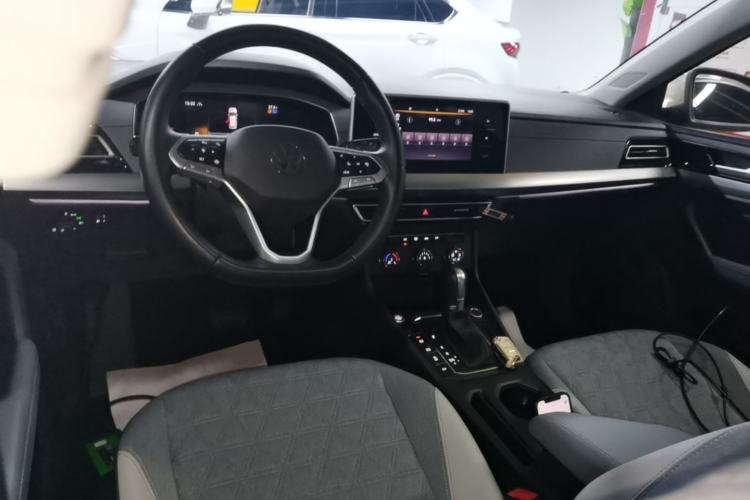 Used Volkswagen Lavida 2023 300TSI DSG Full-Comfort Edition Center Console