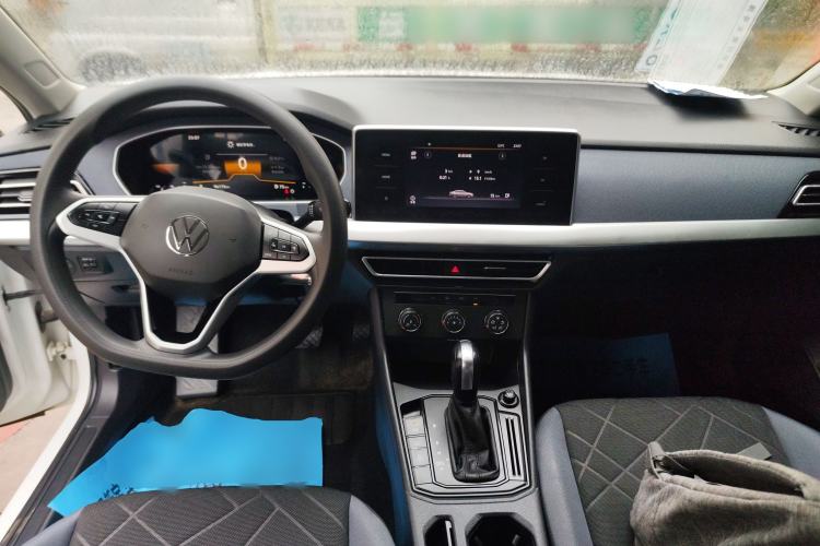 Used Volkswagen Lavida 2023 1.5L Automatic De Yi Edition Center Console