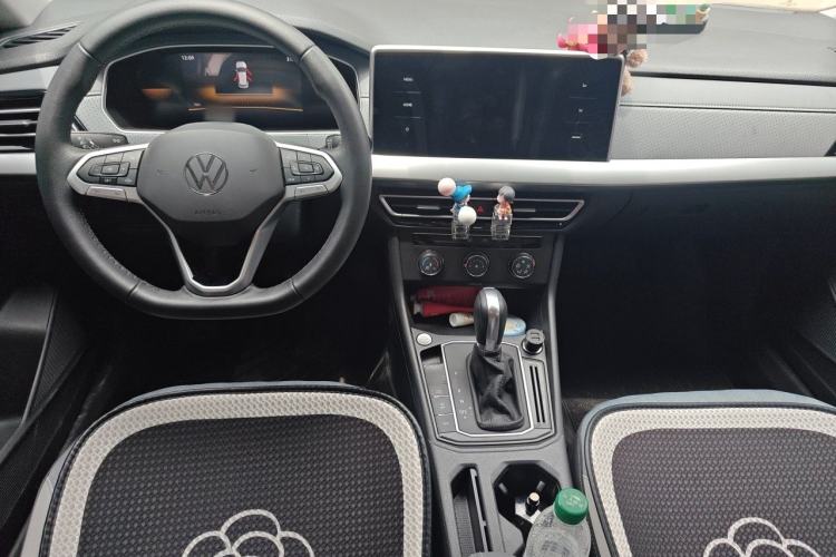 Used Volkswagen Lavida 2023 300TSI DSG Full-Comfort Edition Center Console