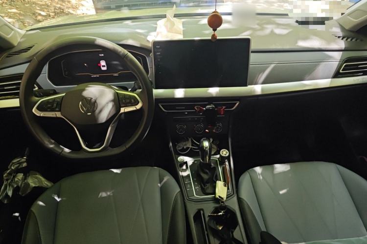 Used Volkswagen Lavida 2023 Revised Version 1.5L Automatic Starry Sky Edition – 5 Million Units Center Console