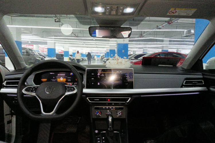 Used Volkswagen Lavida 2023 300TSI DSG Full-Comfort Edition Center Console