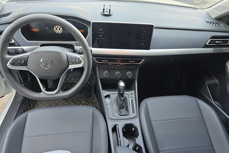 Used Volkswagen Lavida 2023 1.5L Automatic De Yi Edition Center Console