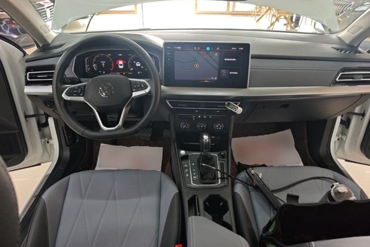Used Volkswagen Lavida 2023 Revised Version 1.5L Automatic 5 Millionth Edition Center Console