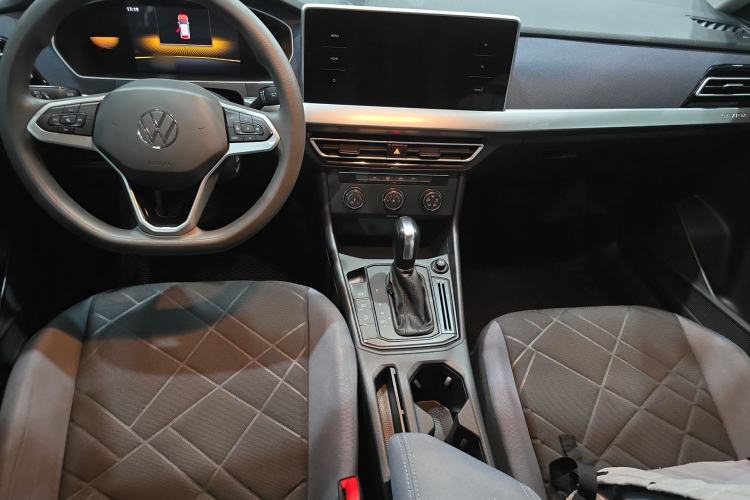 Used Volkswagen Lavida 2023 1.5L Automatic De Yi Edition Center Console