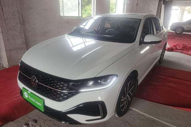 Używany Volkswagen Lavida 2023 Revised Version 1.5L Automatic Starry Sky Edition – 5 Million Units