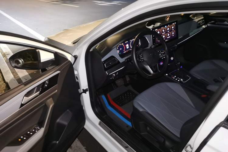 Used Volkswagen Lavida 2023 Revised Version 1.5L Automatic Starry Sky Edition – 5 Million Units Driver Seat