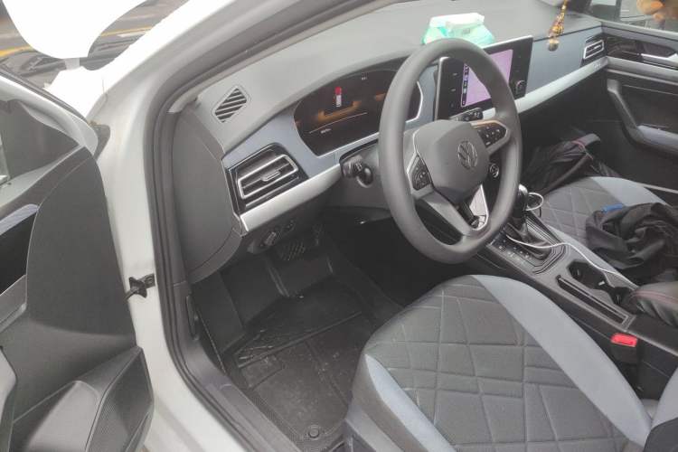 Used Volkswagen Lavida 2023 1.5L Automatic De Yi Edition Driver Seat