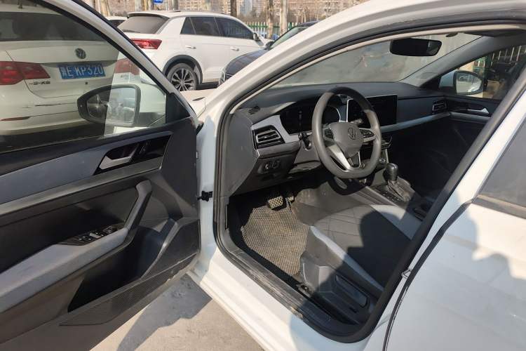 Used Volkswagen Lavida 2023 Revised 1.5L Automatic DeYi Edition Driver Seat