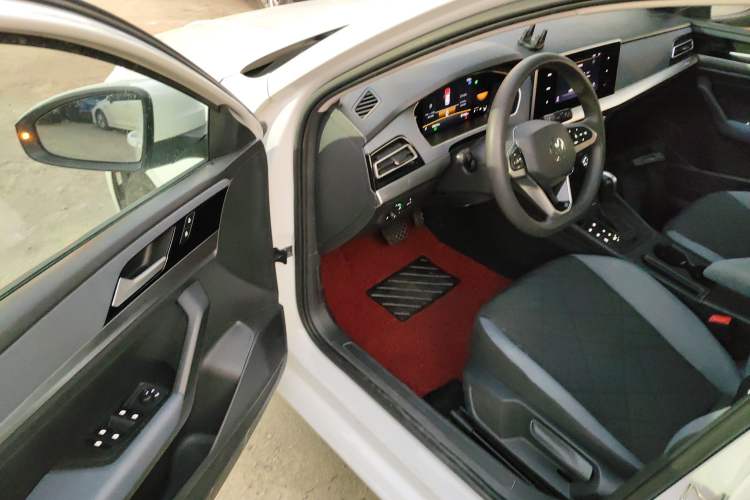 Used Volkswagen Lavida 2023 1.5L Automatic De Yi Edition Driver Seat