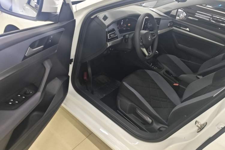 Used Volkswagen Lavida 2023 Revised 1.5L Automatic DeYi Edition Driver Seat