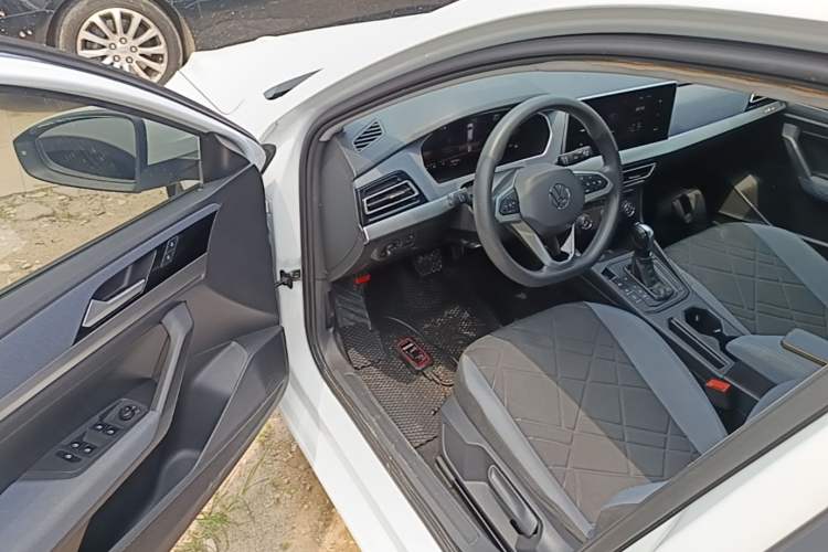 Used Volkswagen Lavida 2023 1.5L Automatic De Yi Edition Driver Seat