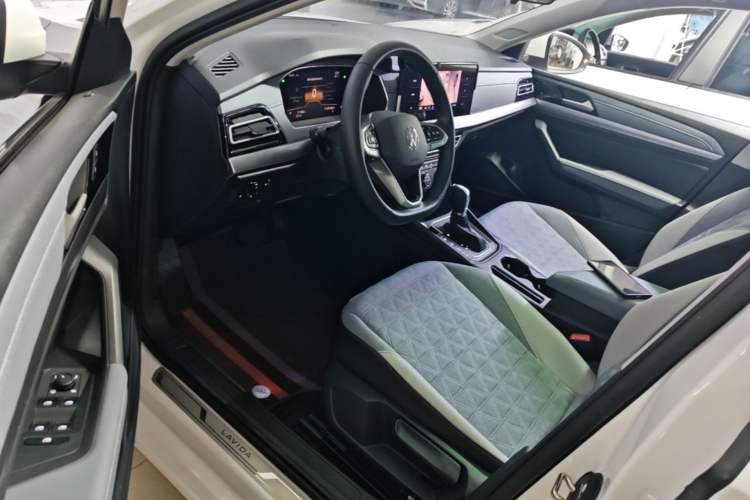 Used Volkswagen Lavida 2023 300TSI DSG Full-Comfort Edition Driver Seat