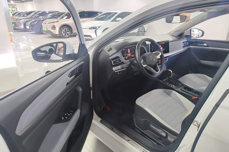 Used Volkswagen Lavida 2023 300TSI DSG Full-Comfort Edition Driver Seat