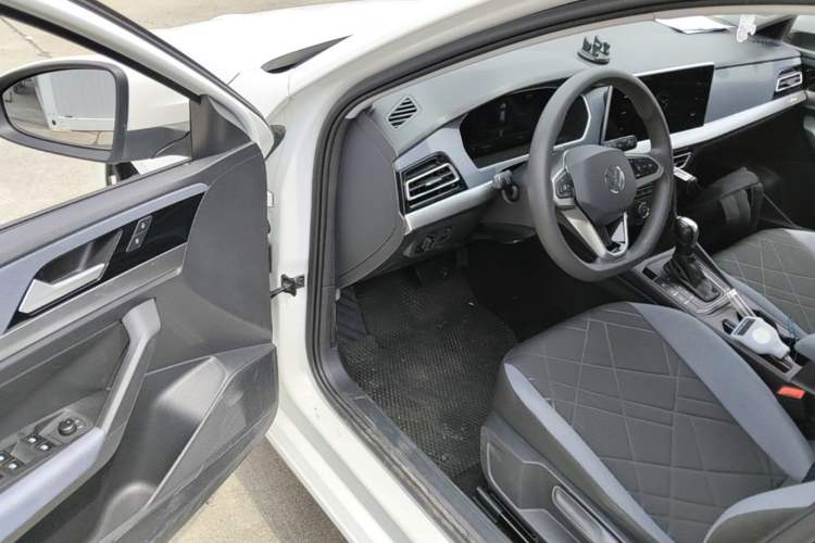 Used Volkswagen Lavida 2023 1.5L Automatic De Yi Edition Driver Seat