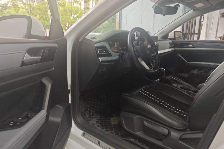 Used Volkswagen Lavida 2023 300TSI DSG Full-Comfort Edition Driver Seat