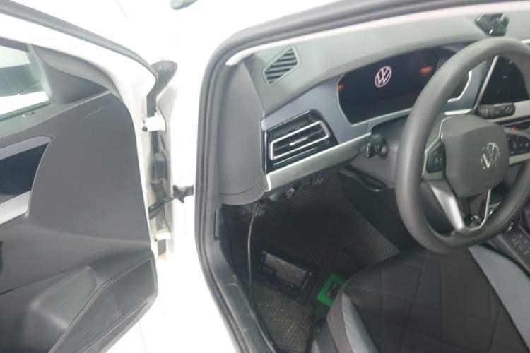 Used Volkswagen Lavida 2023 1.5L Automatic De Yi Edition Driver Seat