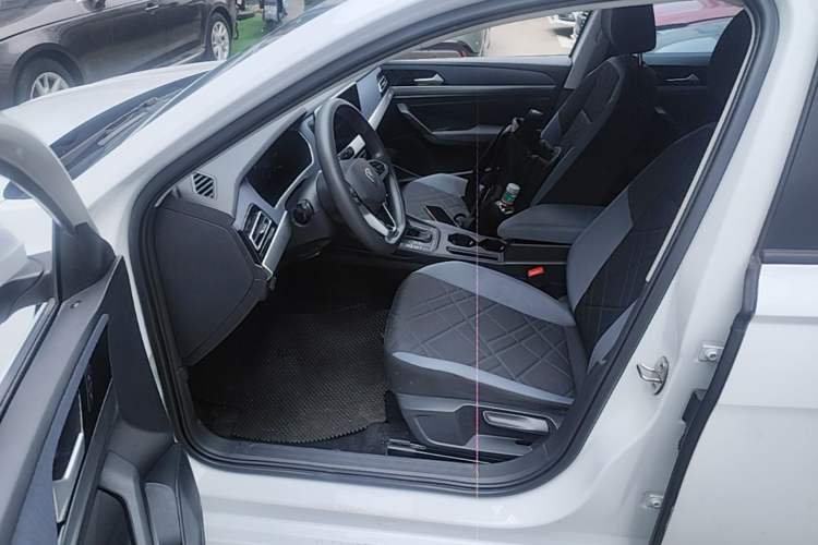 Used Volkswagen Lavida 2023 1.5L Automatic De Yi Edition Driver Seat