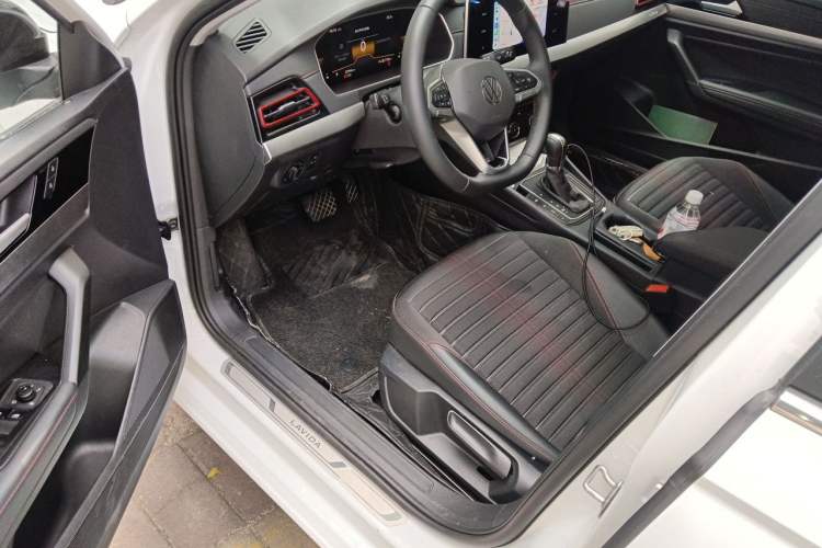Used Volkswagen Lavida 2023 300TSI DSG Full-Comfort Edition Driver Seat